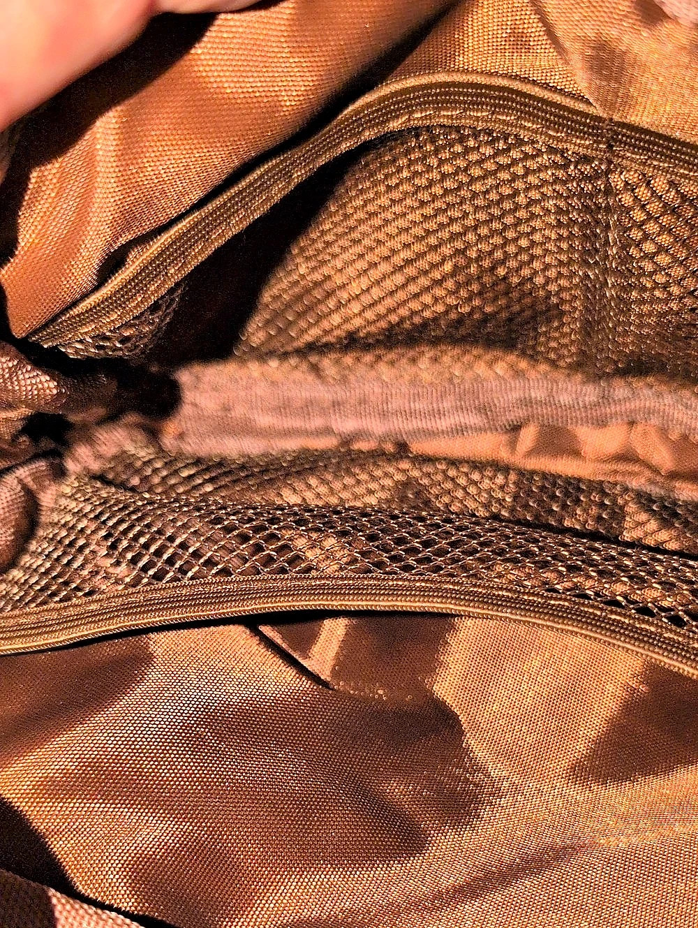 Cream Ribbed Crossbody Bag With An "R" Patch On Front - Picture 8 of 12